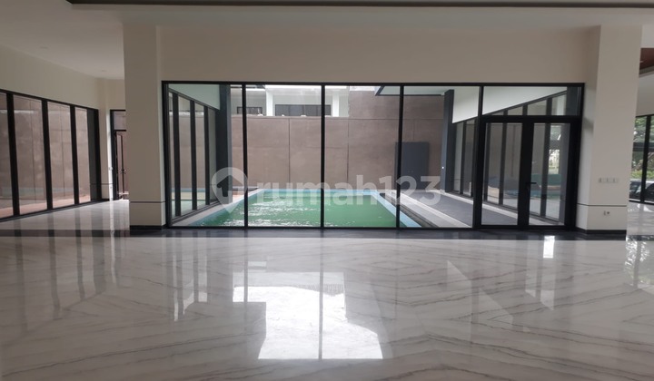 Sultan's 4-Story House With Lift In Alam Sutera