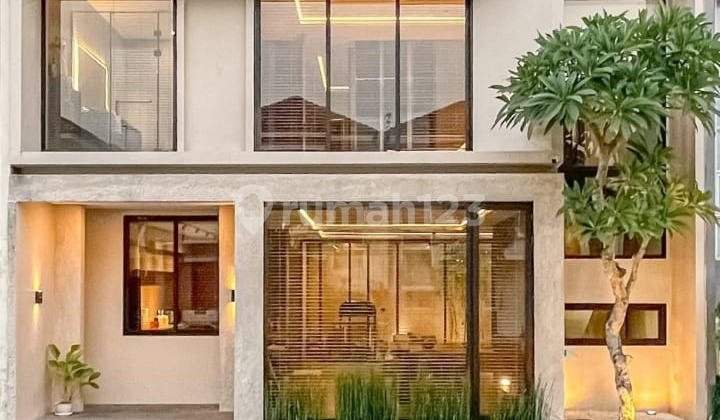  Rumah Furnished Cantik  di Serenade lake Gading Serpong