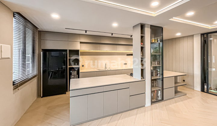  Rumah Furnished Cantik  di Serenade lake Gading Serpong 2