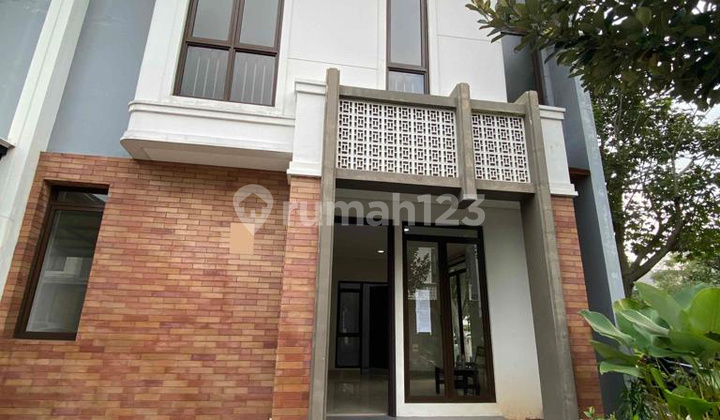  Rumah Hoek di Cluster avezza bsd city, BSD City