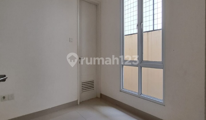 Two-Story House at Elista Village, Gading Serpong 2