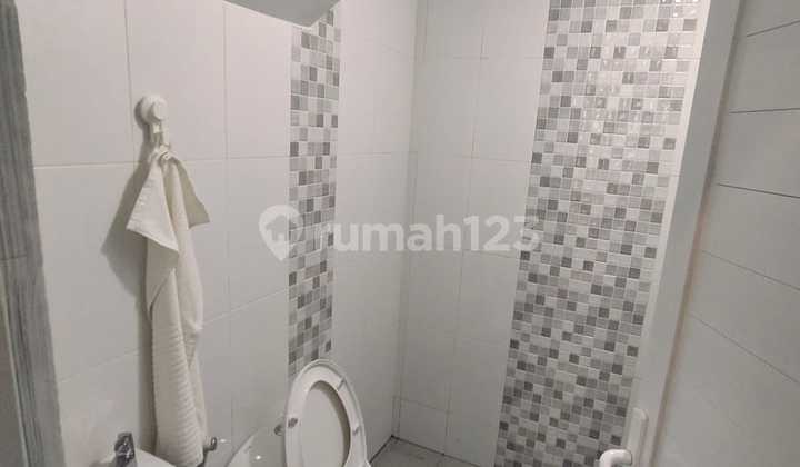 Rumah Dua Lantai Area Strategis Dekat CBD 4