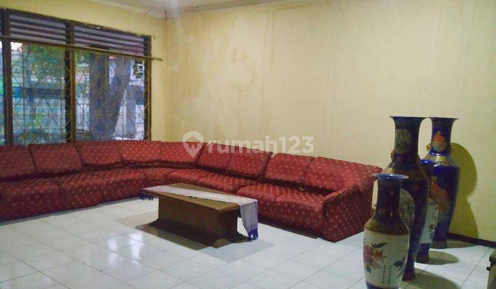 LANGKA! Dijual Rumah Petemon Barat Satu Lantai 4
