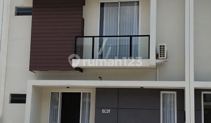 Disewakan! Rumah 2 Lantai Central Park Juanda Semi Furnished 1