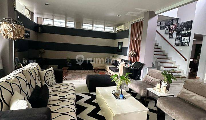 ruang keluarga rumah asri siap huni dalam