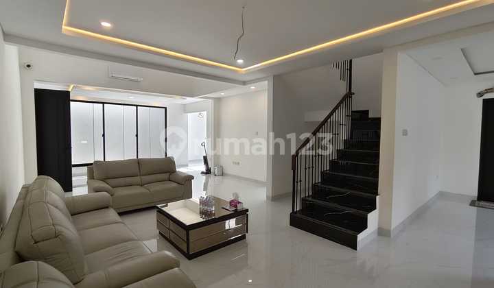 New House in Bintaro Jaya Sector 9 New House in Bintaro Jaya Sector 9