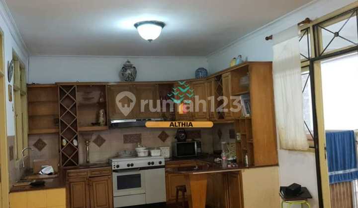 Spacious Ready-to-Occupy House in a Strategic Location in Bintaro 2