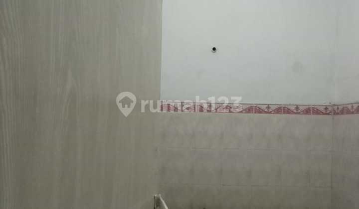 Disewakan Rumah Dua Lantai Siap Huni Sukun Kota Malang 10
