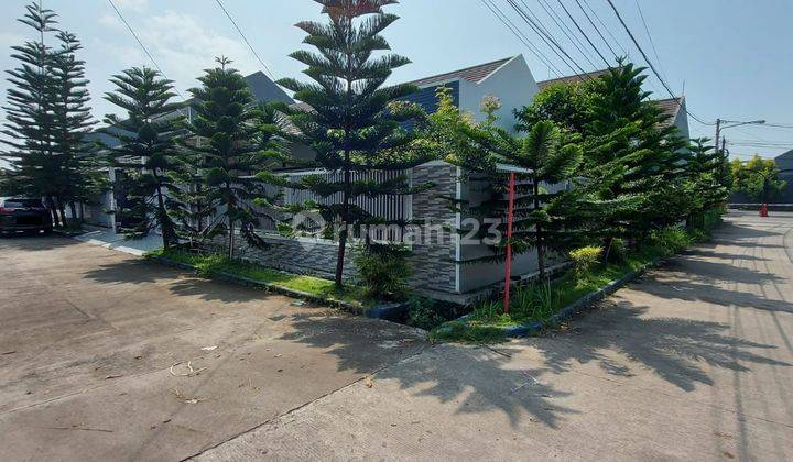 Rumah Cantik Nuansa Putih Ada Taman di Taman Kopo Katapang 1