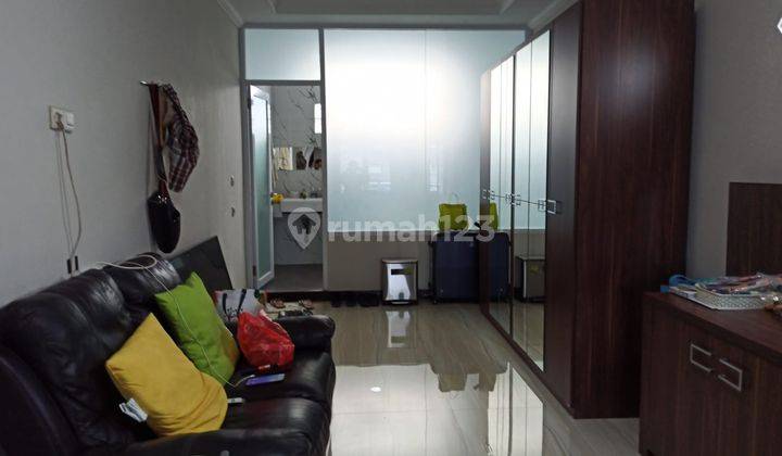 Rumah Terawat, Dekat Ke Pusat Kota di Taman Holis Indah 1 1