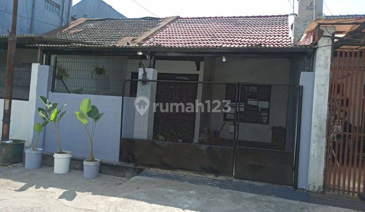 Rumah Cantik Minimalis Kondisi Baru Renovasi di Taman Rahayu 1 1