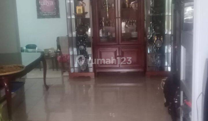 Rumah Putih Bersih Kondisi Terawat di Soreang 1