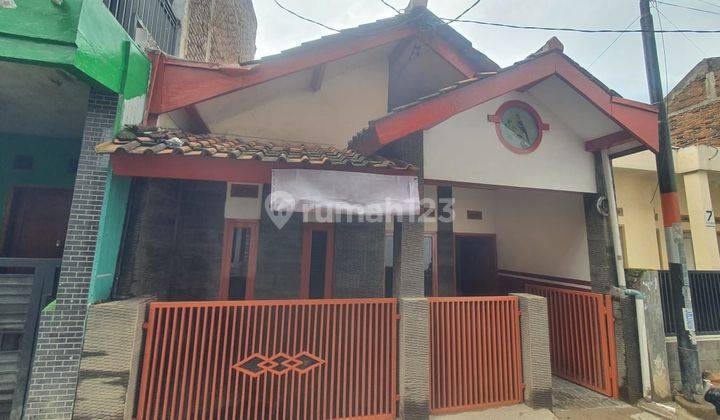 Rumah Terawat Dekat Ke Pusat Keramaian di Sukamenak 1