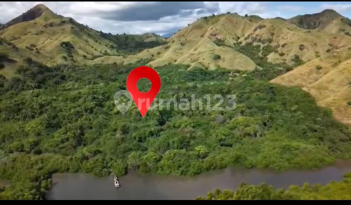 Tanah di Tepi Pantai Desa Warloka Labuan Bajo 7588 m2 SHM