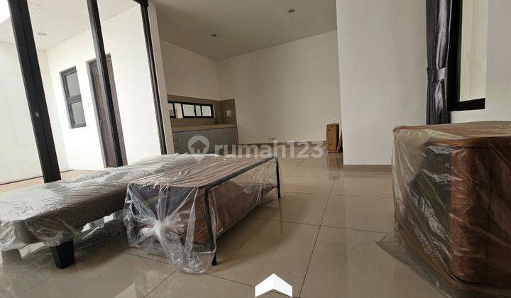 Rumah Mewah Furnished di Perum Elite Wijaya Royal Residence Bae  2