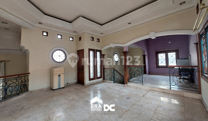 Rumah Mewah Hook Dekat Swalayan Ramai Abdulrahman Saleh 1