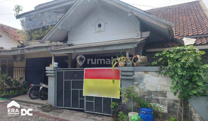 Rumah Ada Teras Nyaman Dengan Kolam Iklan di Candi Pawon Manyaran 1