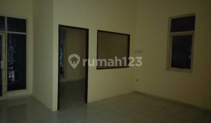 Ruko 2 Lantai Tengah Kota Dekat Stasiun Poncol Imam Bonjol 2