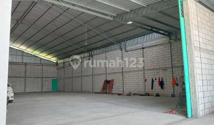 Gudang Ada kantor Area Ramai Pinggir Jalan Simongan Semarang 2