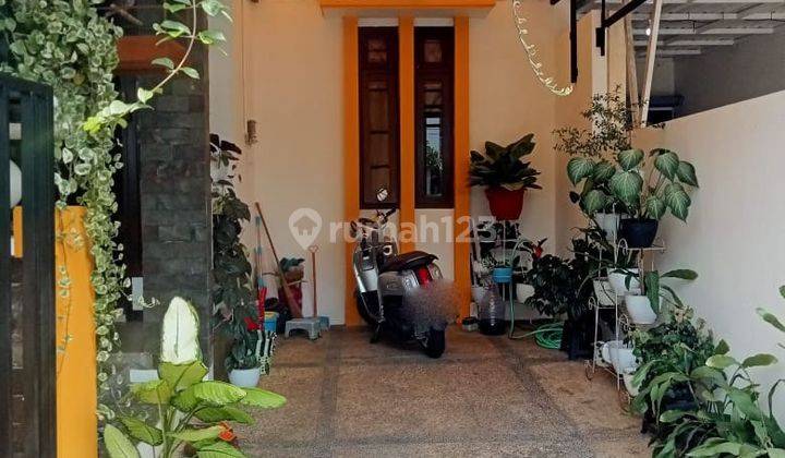 garasi/carport rumah siap huni full renov