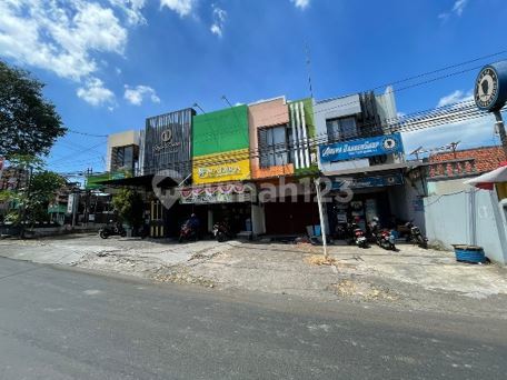 2-Storey Shop House for Rent in Strategic Location, Undip Campus Area, Tirto Agung, Banyumanik, Semarang 1