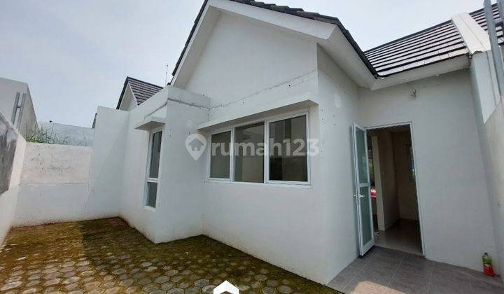 Rumah Bagus Lantai Granit Cluster Victoria Highland Mijen Semarang 2