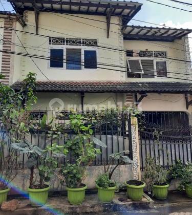 2-Story House with a Serene Ambiance, Strategically Located in Tebet, South Jakarta