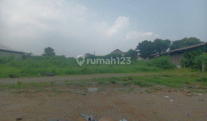 Di sewakan ruang usaha ex shoroom di Bekasi timur  7