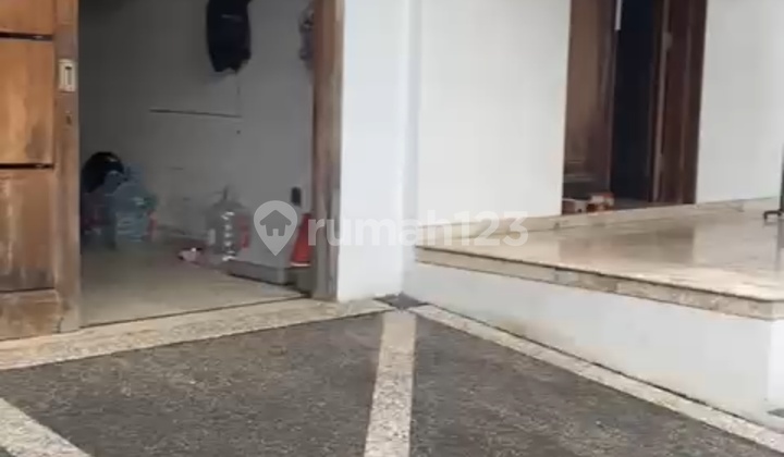 Rumah luas di kavling jakarta timur  2