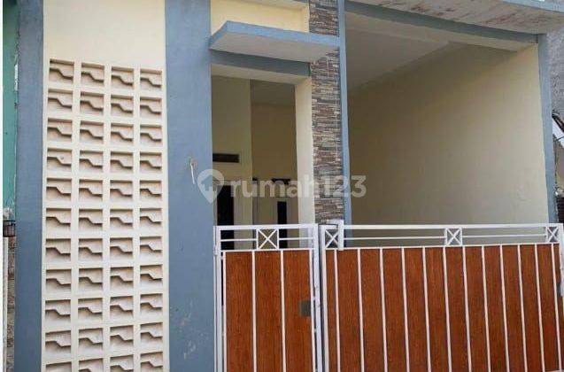 Rumah rapih baru renovasi di villa gading harapan Bekasi  2