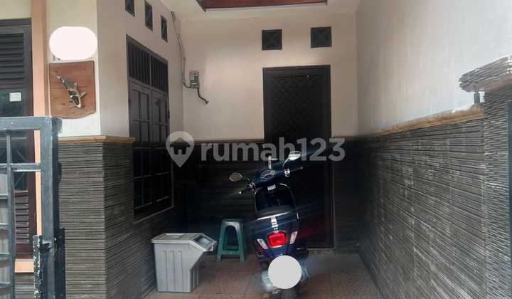 For Sale 120M² Spacious House in East Bekasi 2