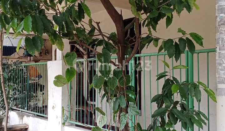 Dijual Murah Rumah Luas 250M² di Pekayon Bekasi Selatan 2