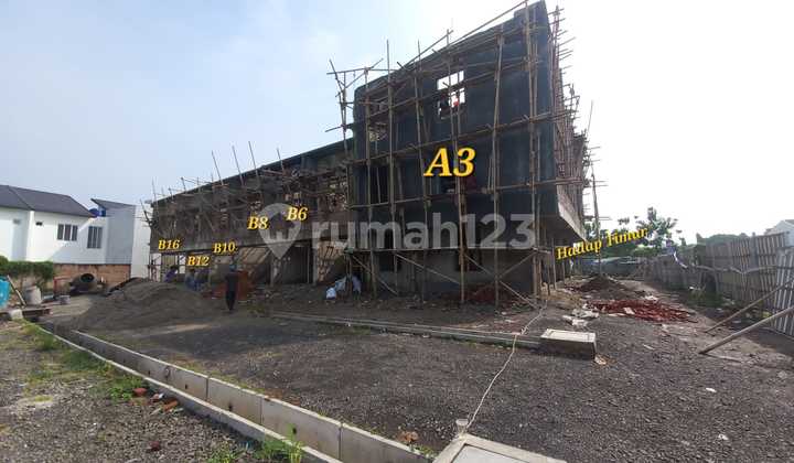 Cheap shop house in Prima Harapan, access to Summarecon Bekasi 1