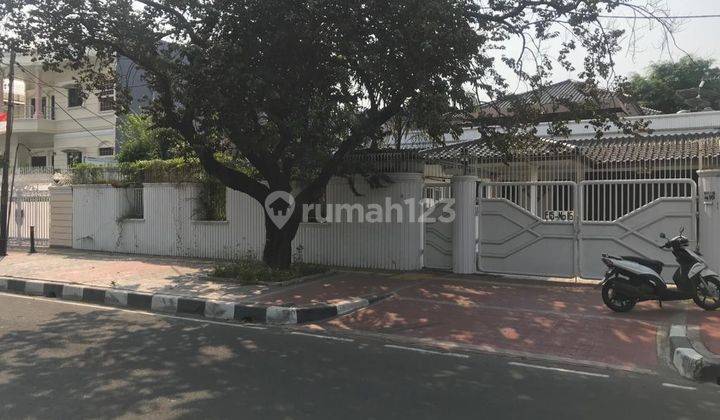 Disewakan Rumah Hadap Danau Sunter 7 Kamar Tidur 1