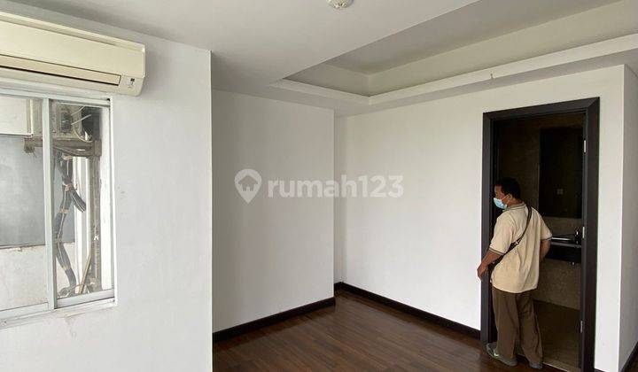 Dijual Apartemen Royal Spring Hill Kemayoran Good Condition 1