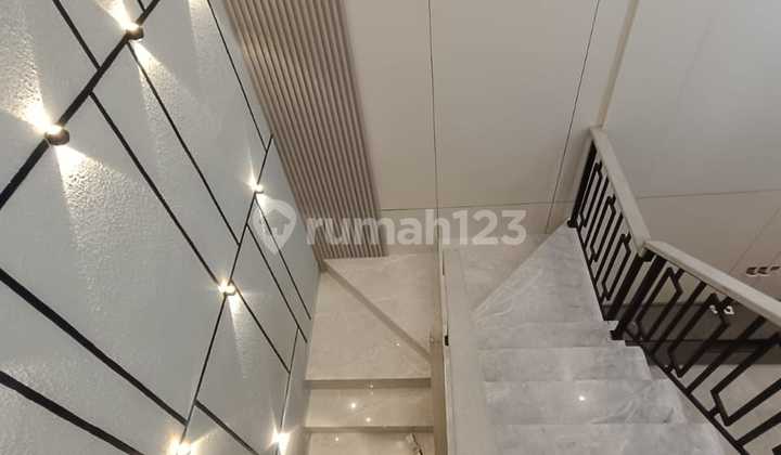 Rumah Minimalism Modern Mewah 8 X 17 Taman Palem Lestari