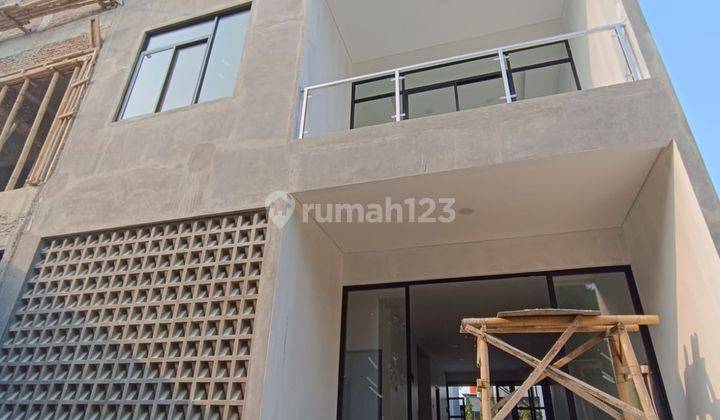 Satu2nya Rumah Fine Home 3 lantai Citra Garden 6 Jakarta Barat 1