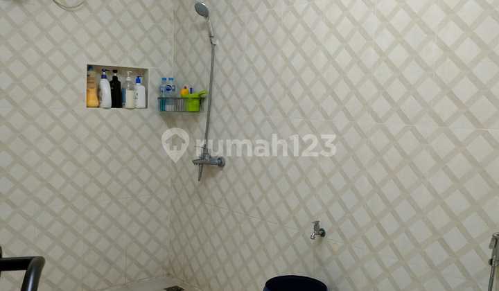 Attached house in Meruya 375 sqm ready to occupy 2