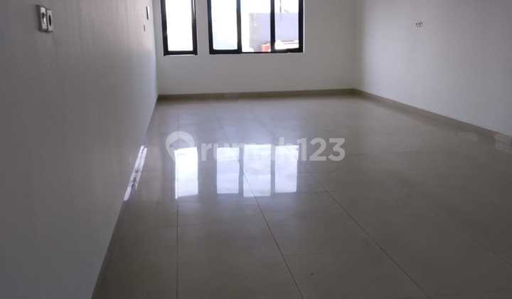 ruko bagus area tomang lokasi pinggir jalan, jakarta barat 1