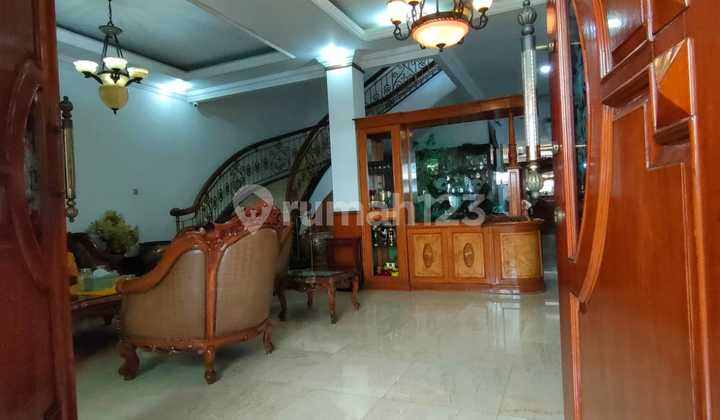 Rumah 10 X 25 Mewah dengan Marmer Meruya Utara, Jakarta Barat Rumah 10 X 25 Mewah dengan Marmer Meruya Utara, Jakarta Barat