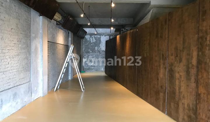 Ruko Roxy Mas ready to use, suitable for various businesses.