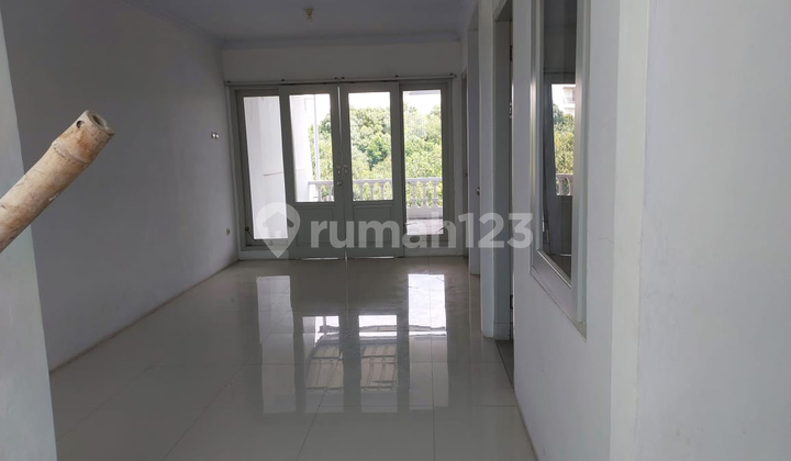 Rumah 3 Lantai Bagus Semi Furnished Strategis Tuparev Cirebon 6
