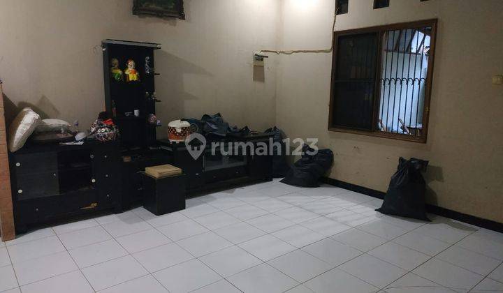 Rumah Bagus Semi Furnished di Mutiara Gading Timur, Bekasi 2