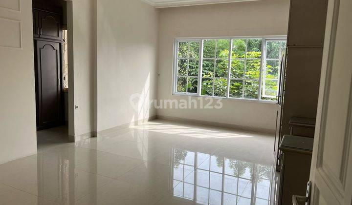 Rumah Bagus Semi Furnished di Kebon Jeruk Intercon, Jakarta Barat 2