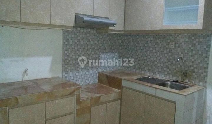 Rumah 2 lantai Semi Furnished Asri Perumahan Nuri Bintato Ciputat 2