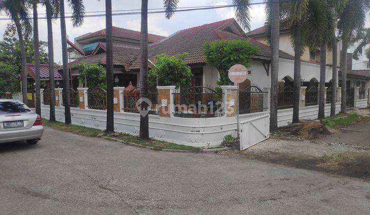 Rumah Besar Murah Banyak Ruangan di Jatiwaringin SHM Bagus 1