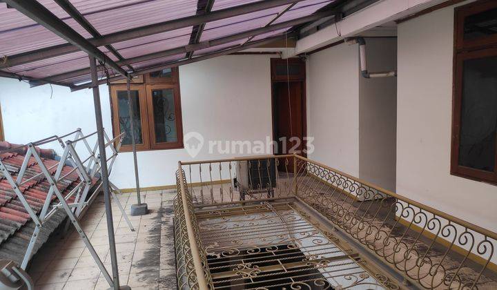 Rumah Besar Murah Banyak Ruangan di Jatiwaringin SHM Bagus 2