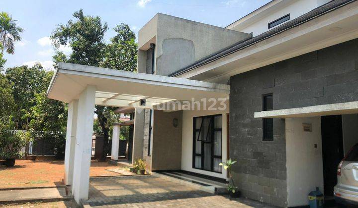 Dijual Rumah Nyaman dan Luas di Jatiwaringin Asri 1