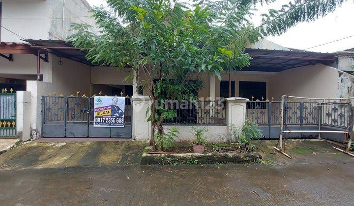 Rumah Bagus di Dalam Komplek Jatiwaringin Blok C SHM 1