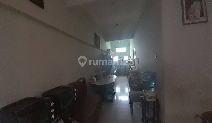 Rumah strategis di Komplek Japos Graha Lestari Jual Cepat 2